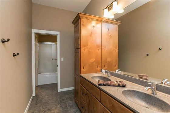 Interior - Bathroom 1 for Traditional House Plan #70-1554 - 7 bed, 4.5 bath