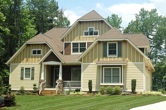 Exterior - Front Elevation for Craftsman House Plan #413-101 - 4 bed, 3 bath