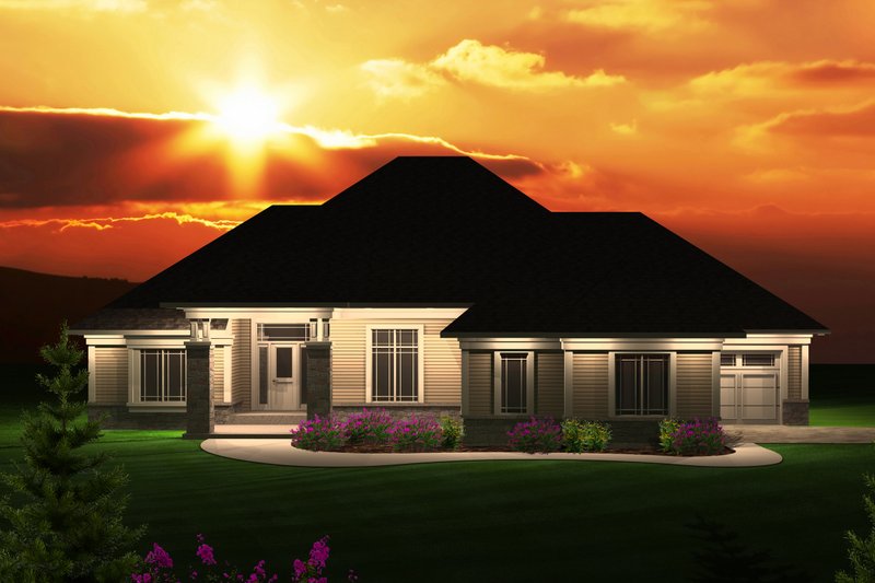 Dream House Plan - Traditional Exterior - Front Elevation Plan #70-1122