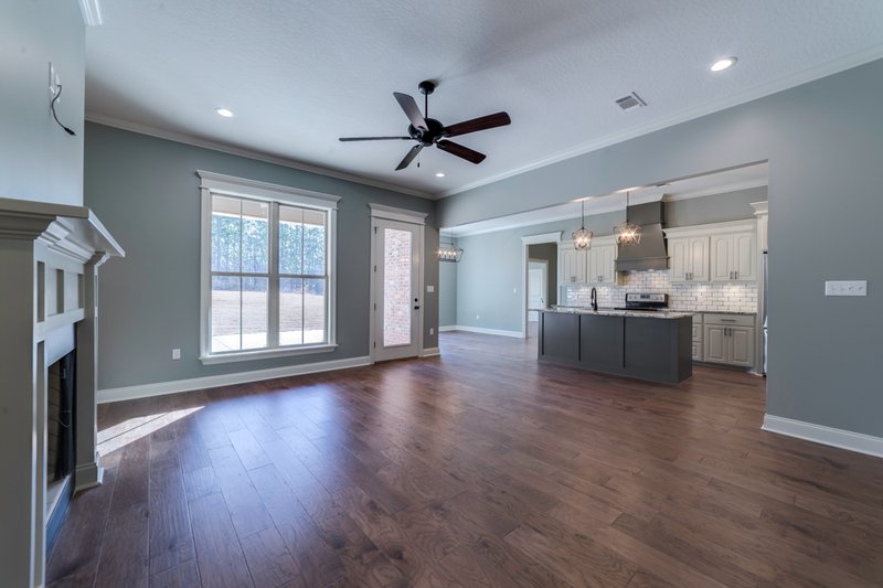 Dream House Plan - Interior - Family Room for Craftsman House Plan #430-172 - 3 bed, 2 bath