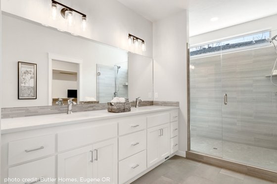 Interior - Master Bathroom for Ranch House Plan #124-1194 - 3 bed, 2 bath