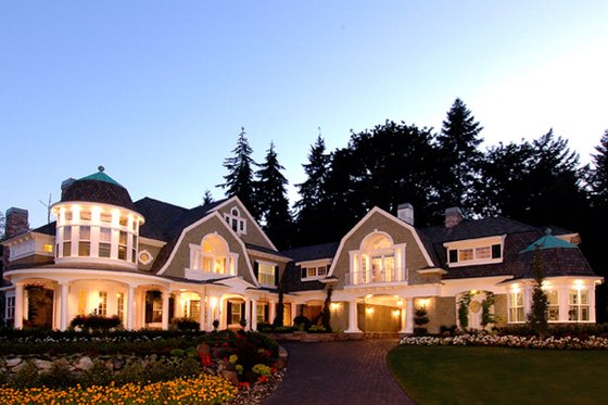 Photo 16 for Traditional House Plan #132-216 - 4 bed, 6 bath