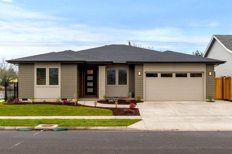 House Blueprint - Prairie Exterior - Front Elevation Plan #124-1173