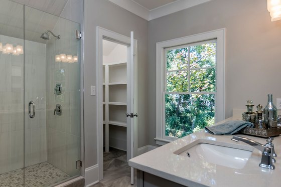 Interior - Master Bathroom for Craftsman House Plan #461-35 - 4 bed, 2.5 bath