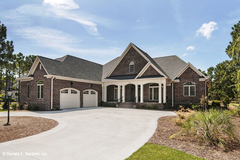 Dream House Plan - Traditional Exterior - Front Elevation Plan #929-874