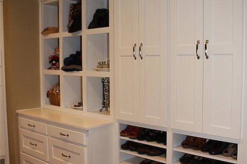 Home Plan - Master Closet - 3150 square foot craftsman home