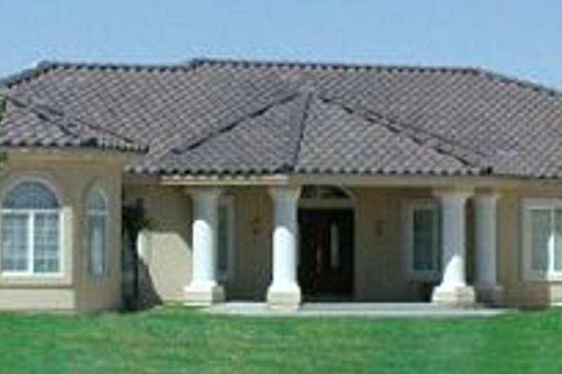 Mediterranean Style House Plan - 4 Beds 3.5 Baths 3298 Sq/Ft Plan #1-812