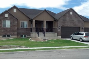 Home Plan - Traditional Exterior - Front Elevation Plan #1060-67