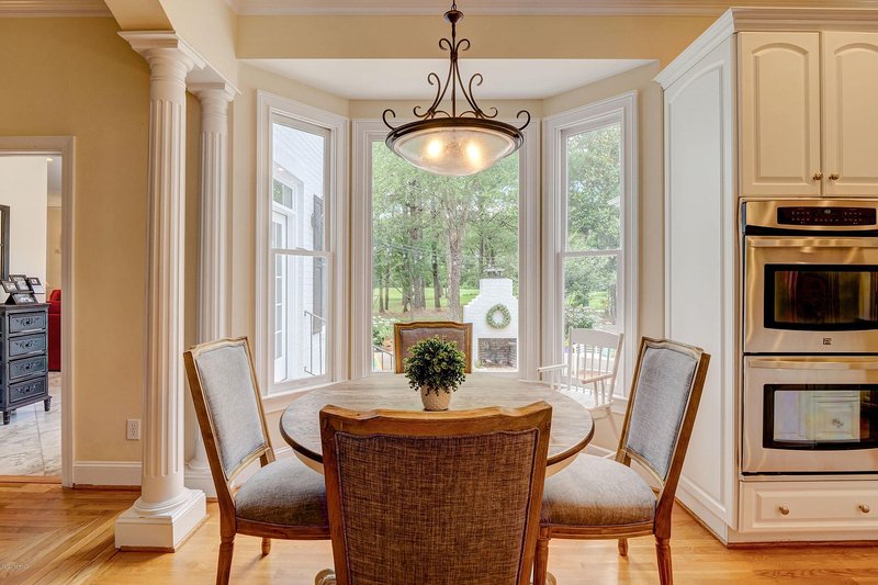 Dream House Plan - Photo 8 for Colonial House Plan #137-194 - 3 bed, 3.5 bath