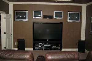 Interior - Family Room for Craftsman House Plan #437-3 - 4 bed, 2.5 bath