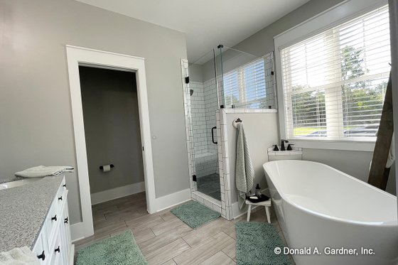 Interior - Master Bathroom 1 for Cottage House Plan #929-1129 - 3 bed, 2.5 bath