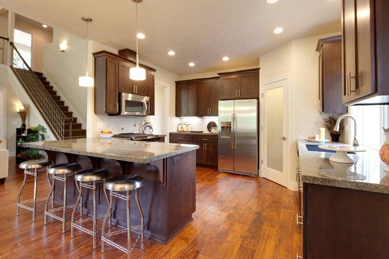 Dream House Plan - Interior - Kitchen for Traditional House Plan #124-921 - 3 bed, 2.5 bath