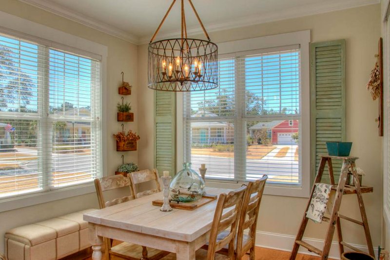 House Design - Interior - Dining Room for Craftsman House Plan #461-55 - 3 bed, 2 bath