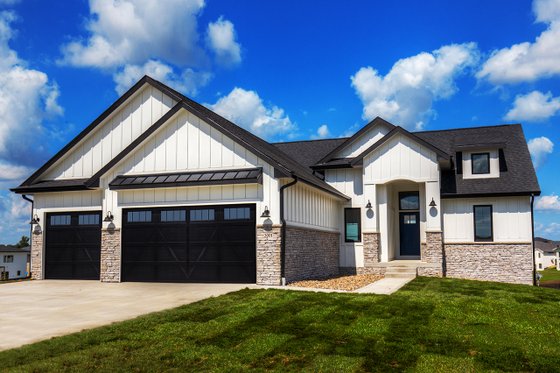 Exterior - Front Elevation for Ranch House Plan #70-1477 - 3 bed, 2 bath