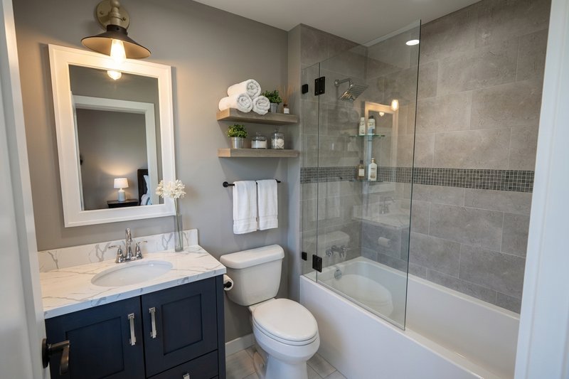 House Plan Design - Interior - Bathroom for Craftsman House Plan #51-1521 - 4 bed, 2.5 bath