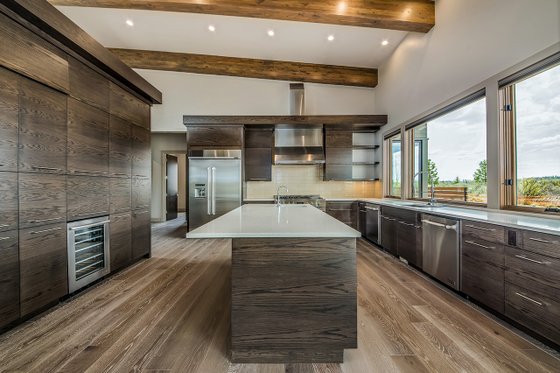 Interior - Kitchen 2 for Traditional House Plan #892-25 - 3 bed, 3.5 bath