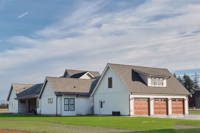 House Blueprint - Photo 2 for Farmhouse House Plan #1070-269 - 4 bed, 3.5 bath