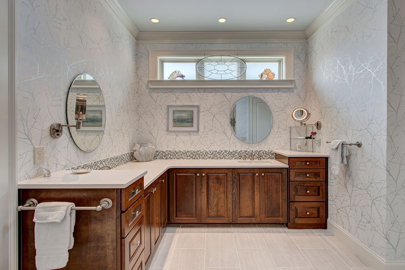 Home Plan - Interior - Master Bathroom 1 for Ranch House Plan #437-89 - 3 bed, 3.5 bath