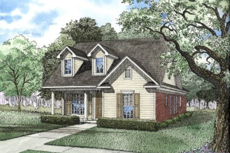 Traditional Style House Plan - 3 Beds 2 Baths 1370 Sq/Ft Plan #17-1099
