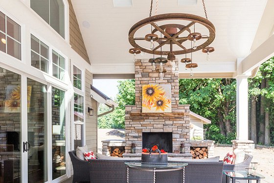 Craftsman style home, covered patio photo