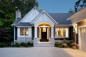 Craftsman Exterior - Front Elevation Plan #928-390
