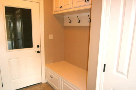 2500 square foot traditional home