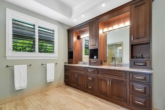 Interior - Master Bathroom for Beach House Plan #548-20 - 4 bed, 4.5 bath