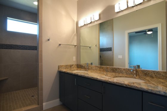 Interior - Master Bathroom 2 for Prairie House Plan #124-1065 - 3 bed, 2 bath