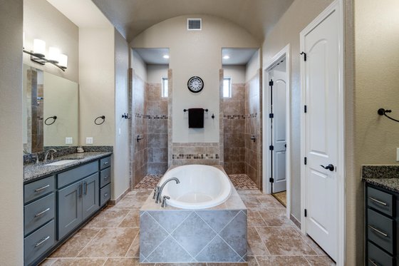 Interior - Master Bathroom for Craftsman House Plan #54-473 - 4 bed, 4.5 bath