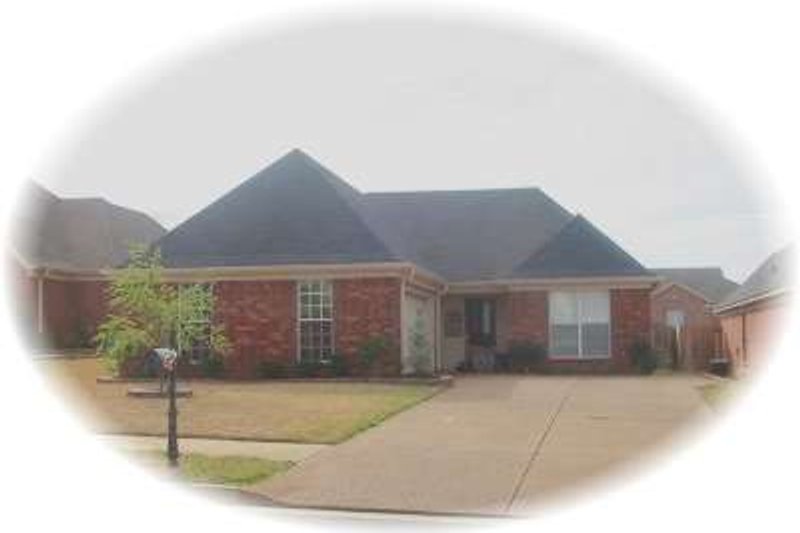 European Style House Plan - 3 Beds 2 Baths 1347 Sq/Ft Plan #81-1395