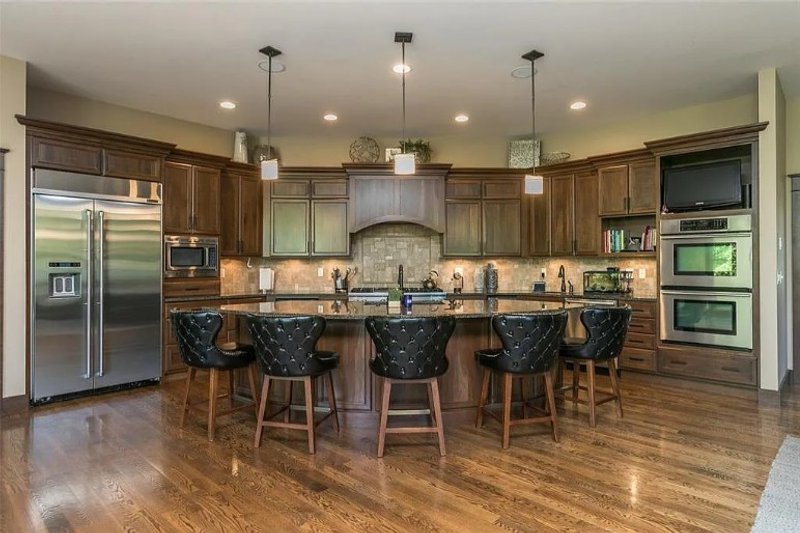 House Plan Design - Interior - Kitchen for Traditional House Plan #70-1554 - 7 bed, 4.5 bath