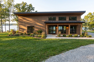 Modern Exterior - Front Elevation Plan #923-482