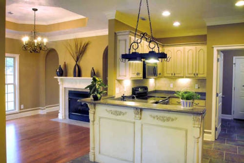 House Plan Design - Photo 6 for Traditional House Plan #17-191 - 3 bed, 2 bath