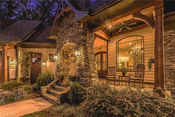 Exterior - Covered Porch 1 for Craftsman House Plan #120-184 - 4 bed, 3.5 bath