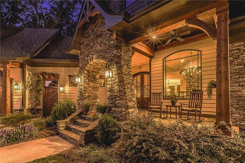 Home Plan - Exterior - Covered Porch 1 for Craftsman House Plan #120-184 - 4 bed, 3.5 bath