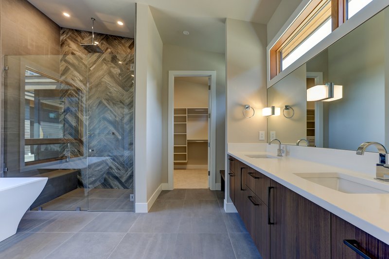 House Blueprint - Interior - Master Bathroom for Contemporary House Plan #892-39 - 4 bed, 4.5 bath
