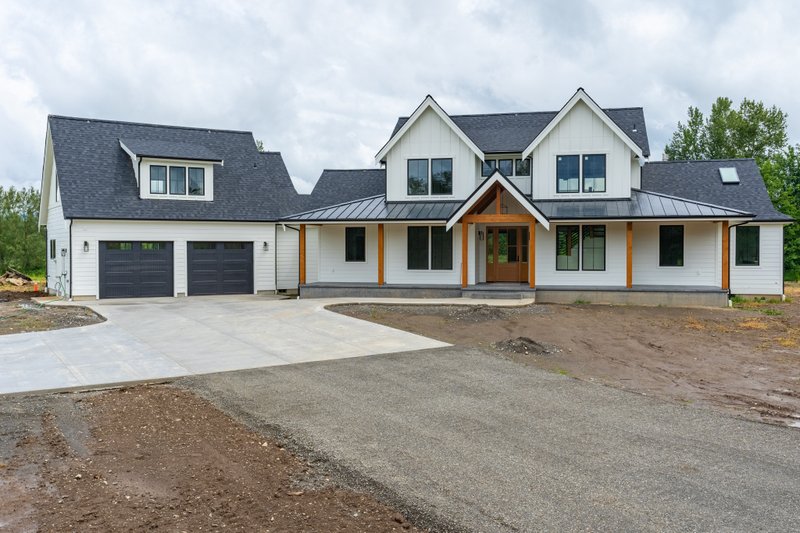 Home Plan - Farmhouse Photo Plan #1070-39