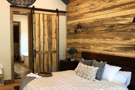 Photo 7 for Farmhouse House Plan #1109-12 - 5 bed, 5.5 bath