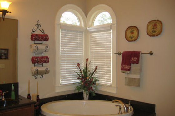 Photo 9 for Traditional House Plan #437-45 - 4 bed, 3.5 bath