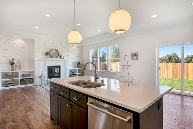 Home Plan - Interior - Kitchen 1 for Craftsman House Plan #1070-24 - 3 bed, 2 bath