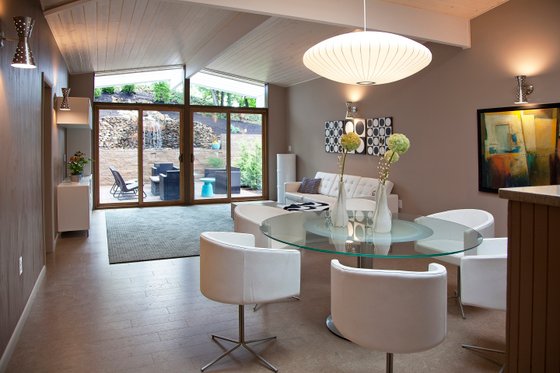 Interior - Family Room for Modern House Plan #438-1 - 3 bed, 2 bath