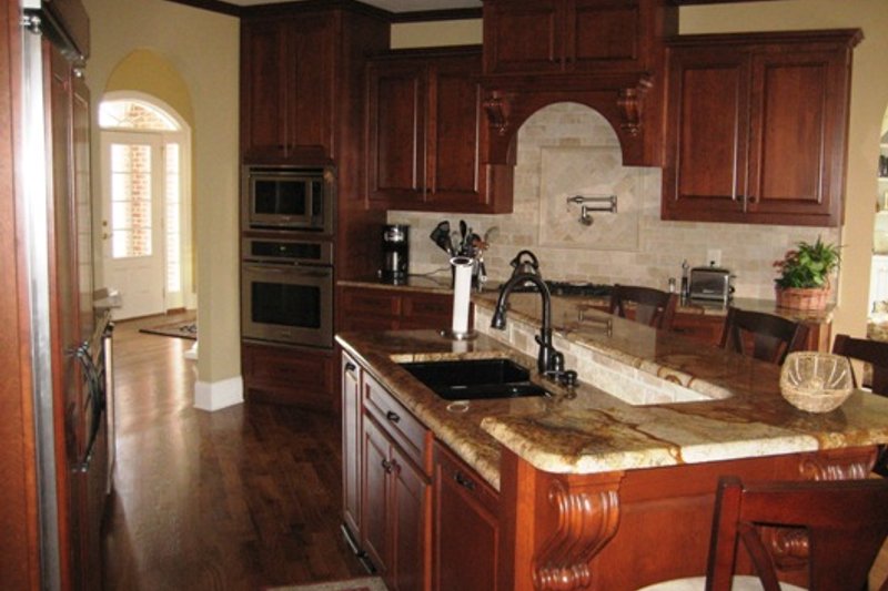 Dream House Plan - Photo 6 for Traditional House Plan #437-53 - 4 bed, 3 bath