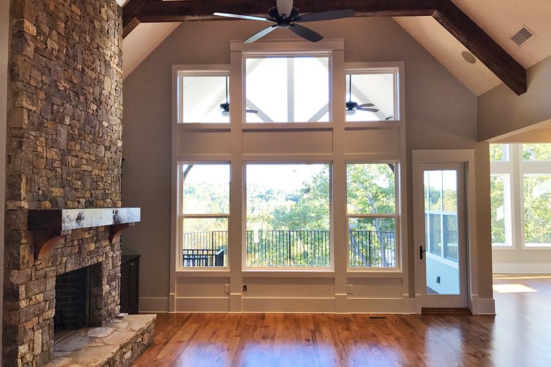 Dream House Plan - Interior - Family Room 1 for Craftsman House Plan #437-85 - 4 bed, 4.5 bath