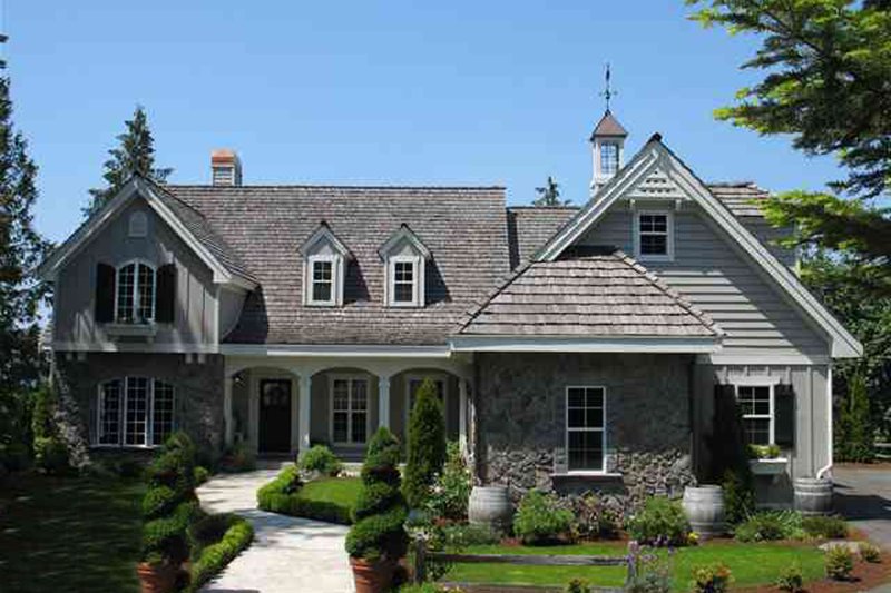 House Blueprint - Southern Exterior - Front Elevation Plan #137-202