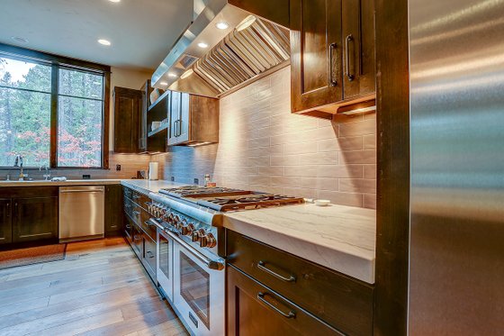 Interior - Kitchen 2 for Craftsman House Plan #892-28 - 4 bed, 5.5 bath