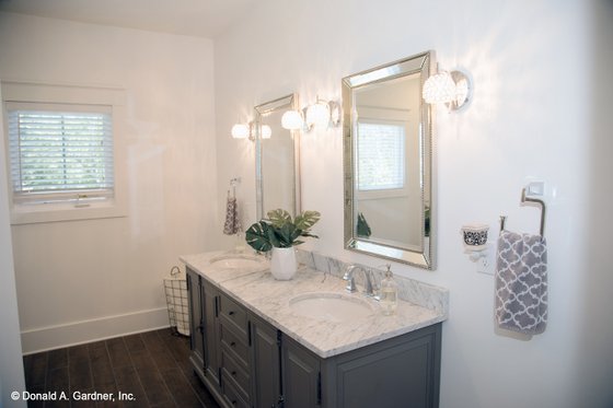 Interior - Master Bathroom for Classical House Plan #929-506 - 3 bed, 2.5 bath