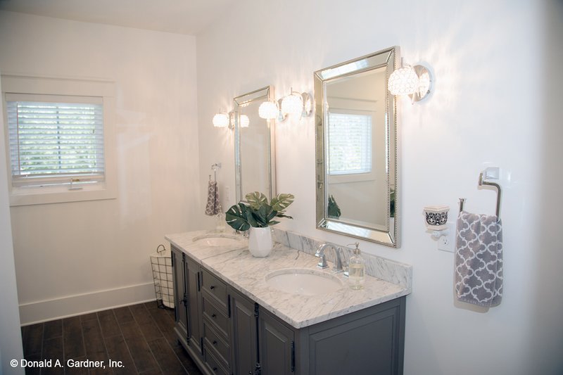 Home Plan - Interior - Master Bathroom for Classical House Plan #929-506 - 3 bed, 2.5 bath