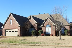 2700 square foot traditional home