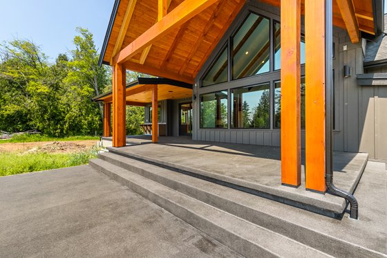 Photo 7 for Craftsman House Plan #1070-152 - 4 bed, 3 bath