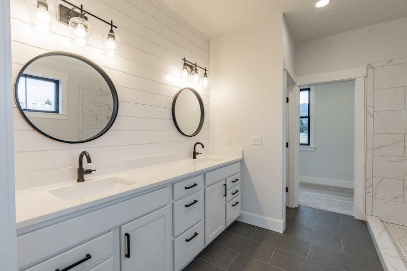Architectural House Design - Interior - Master Bathroom for Country House Plan #1070-33 - 3 bed, 2.5 bath
